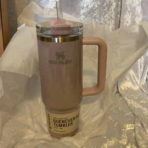 Stanley Blush Quencher Tumbler with Handle